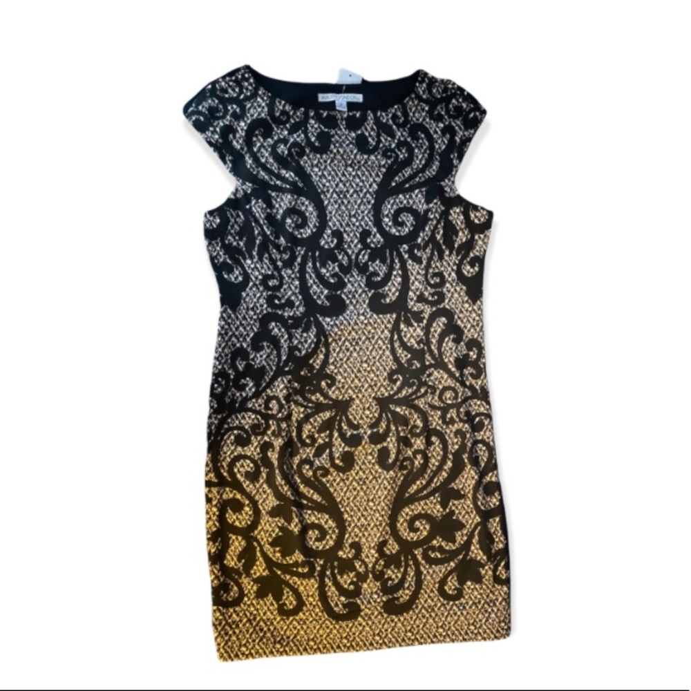 Maggy London Women's Lace Pattern Body Con Dress, size 12 NWT